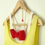 Crochet Bow Necklace. Red ..
